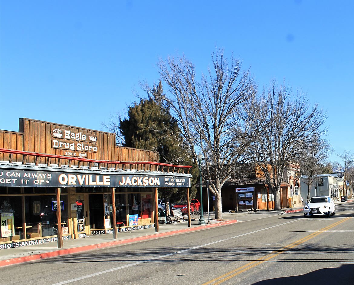 State Street in downtown Eagle, Idaho, on a clear winter morning